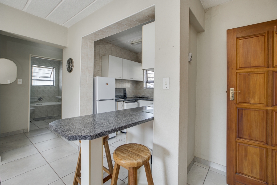 1 Bedroom Property for Sale in Waterford Estates Gauteng
