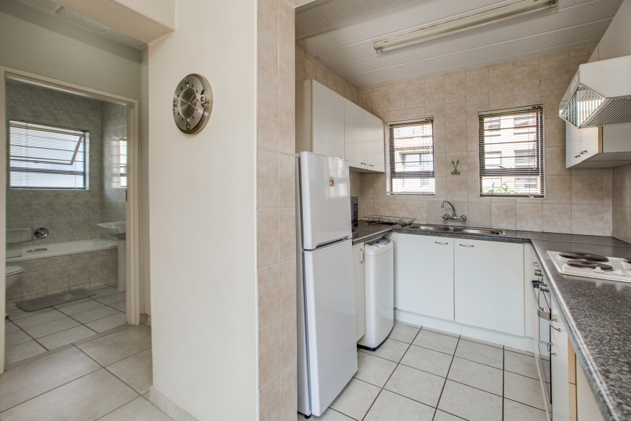 1 Bedroom Property for Sale in Waterford Estates Gauteng