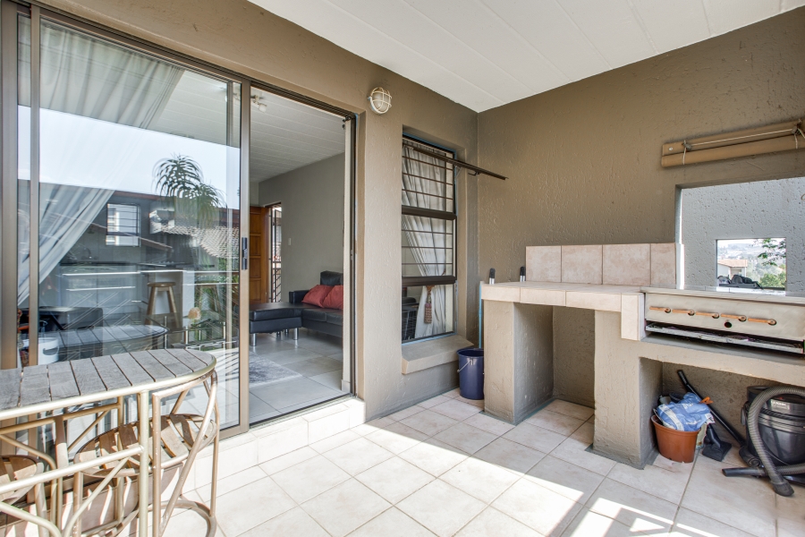1 Bedroom Property for Sale in Waterford Estates Gauteng