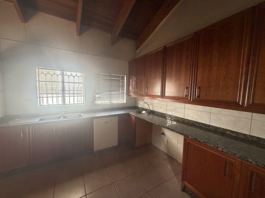 To Let 3 Bedroom Property for Rent in Laudium Gauteng