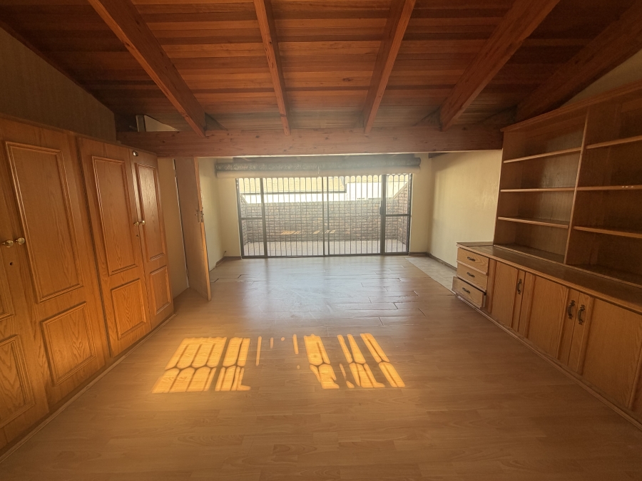 To Let 3 Bedroom Property for Rent in Laudium Gauteng