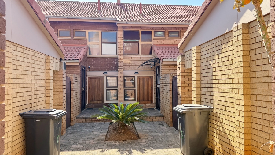 3 Bedroom Property for Sale in Die Wilgers Gauteng