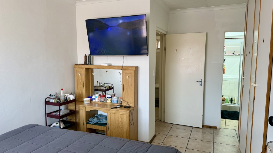 3 Bedroom Property for Sale in Die Wilgers Gauteng