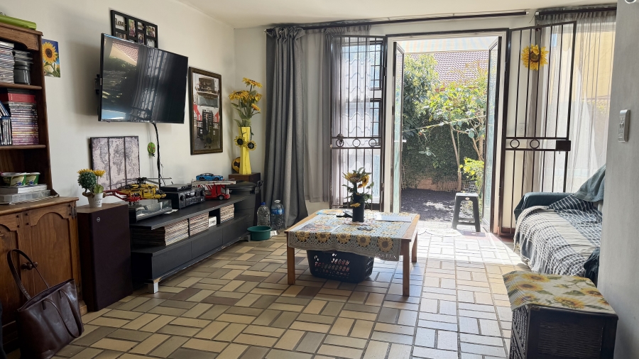 3 Bedroom Property for Sale in Die Wilgers Gauteng