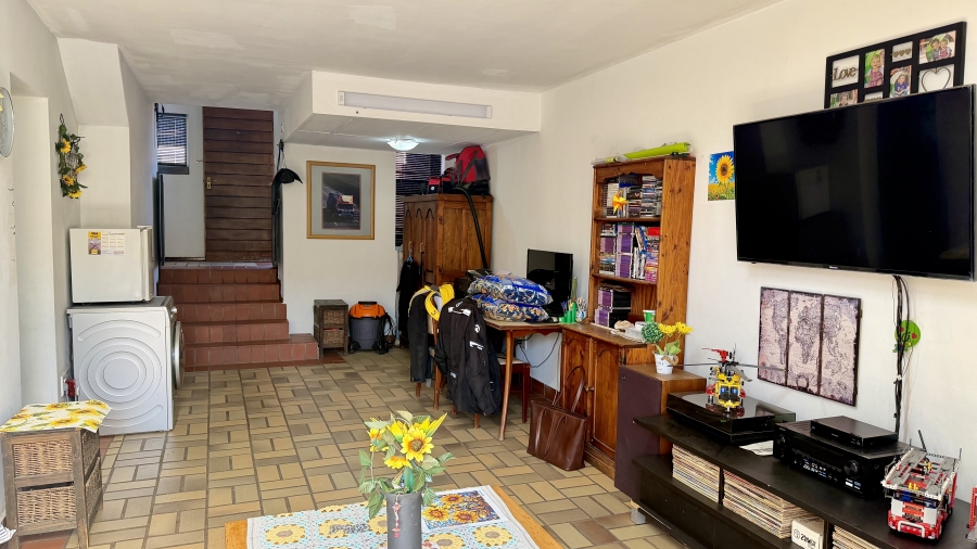 3 Bedroom Property for Sale in Die Wilgers Gauteng