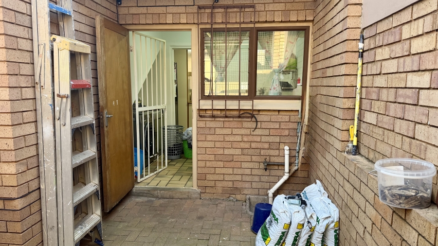 3 Bedroom Property for Sale in Die Wilgers Gauteng