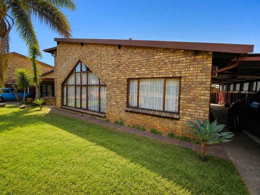 4 Bedroom Property for Sale in Daspoort Gauteng