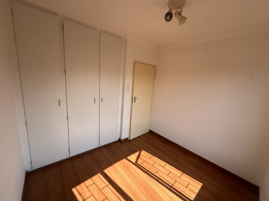 To Let 2 Bedroom Property for Rent in Little Falls Gauteng