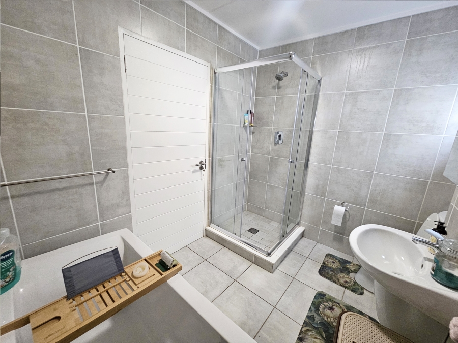 1 Bedroom Property for Sale in Linbro Park Gauteng