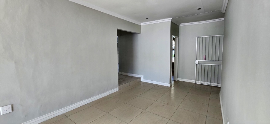4 Bedroom Property for Sale in Garsfontein Gauteng