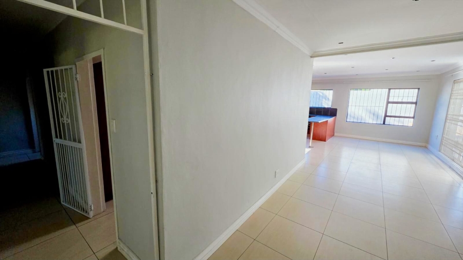 4 Bedroom Property for Sale in Garsfontein Gauteng