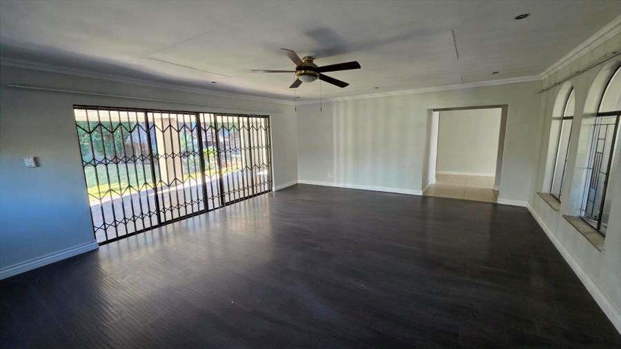4 Bedroom Property for Sale in Garsfontein Gauteng