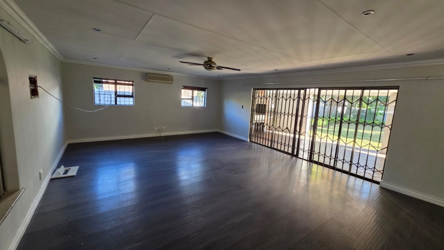 4 Bedroom Property for Sale in Garsfontein Gauteng