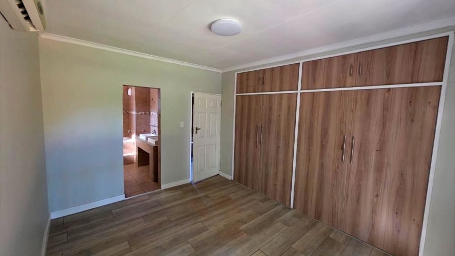 4 Bedroom Property for Sale in Garsfontein Gauteng