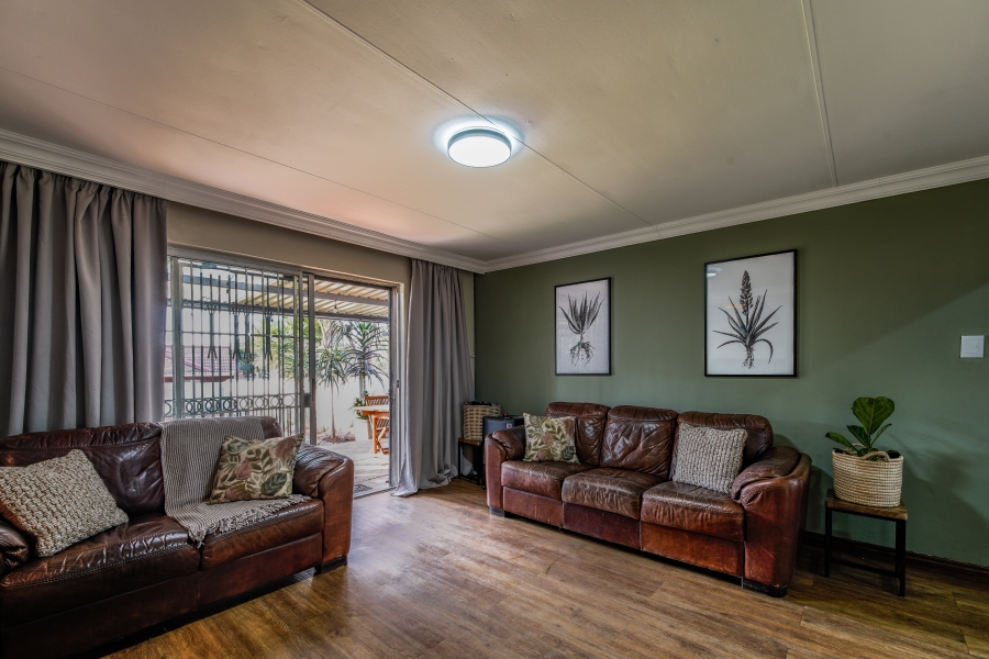 3 Bedroom Property for Sale in Garsfontein Gauteng