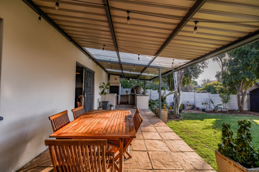 3 Bedroom Property for Sale in Garsfontein Gauteng