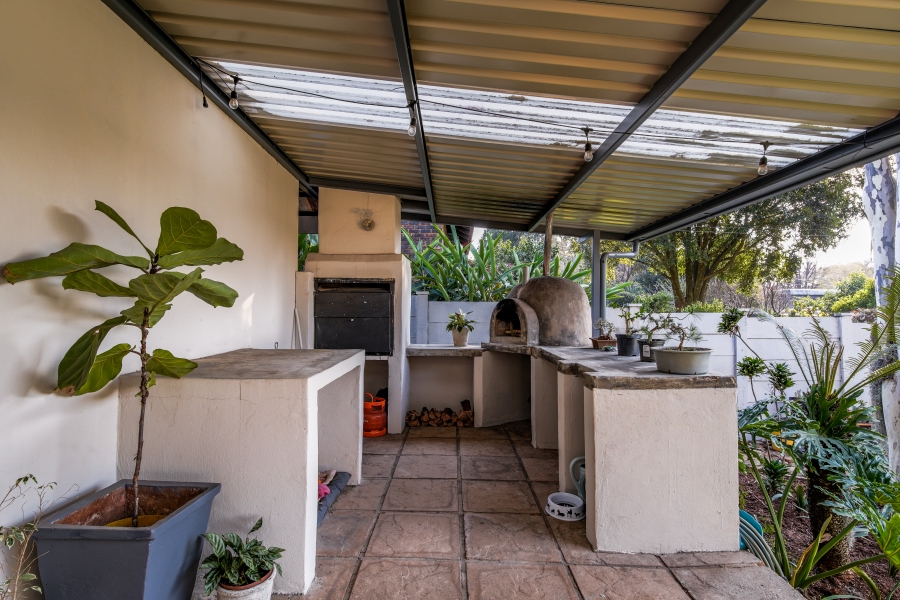 3 Bedroom Property for Sale in Garsfontein Gauteng