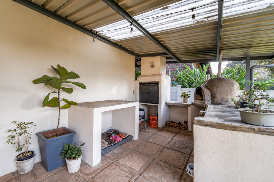 3 Bedroom Property for Sale in Garsfontein Gauteng