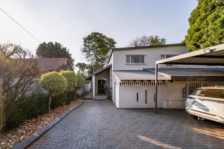 3 Bedroom Property for Sale in Garsfontein Gauteng