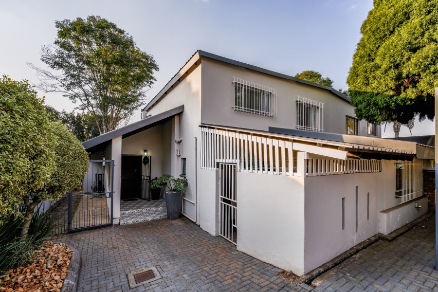 3 Bedroom Property for Sale in Garsfontein Gauteng