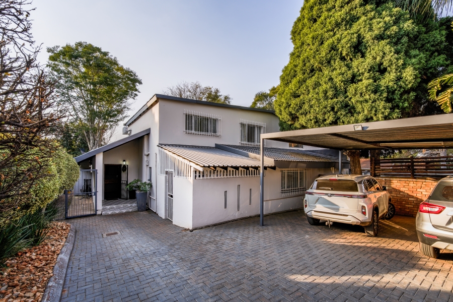 3 Bedroom Property for Sale in Garsfontein Gauteng