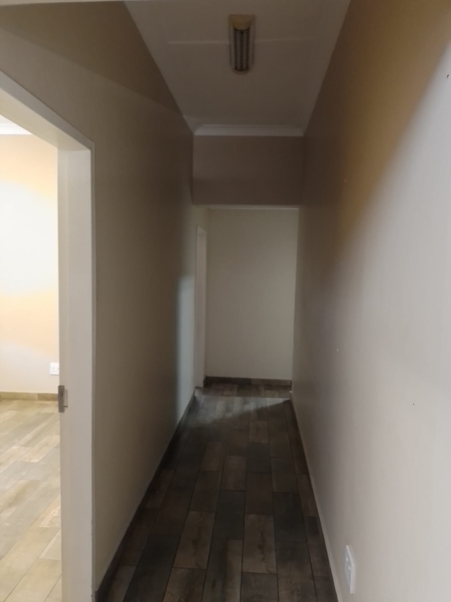 To Let Commercial Property for Rent in Edendale Gauteng