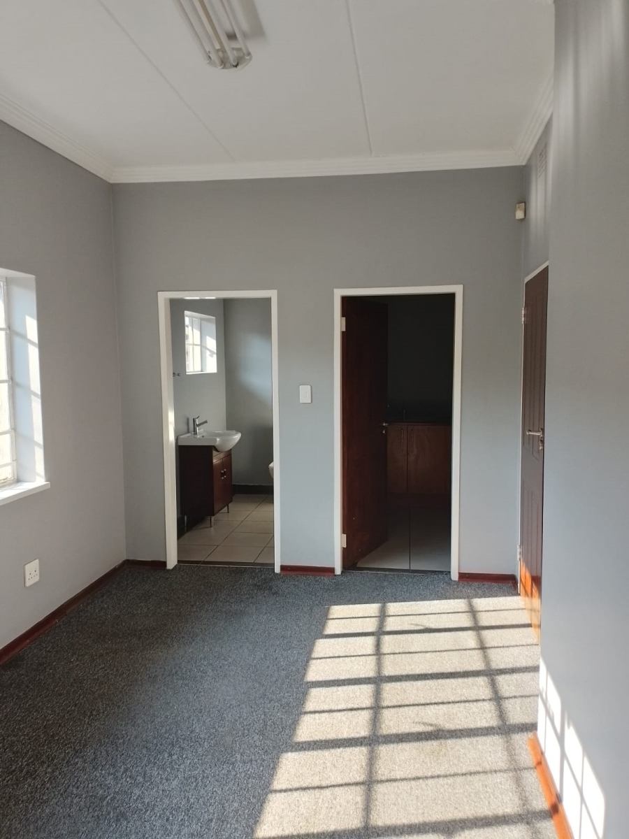 To Let Commercial Property for Rent in Edenvale Central Gauteng