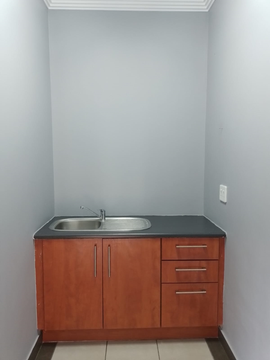 To Let Commercial Property for Rent in Edenvale Central Gauteng