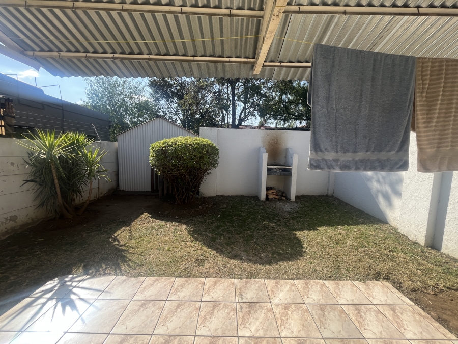 To Let 1 Bedroom Property for Rent in Croydon Gauteng