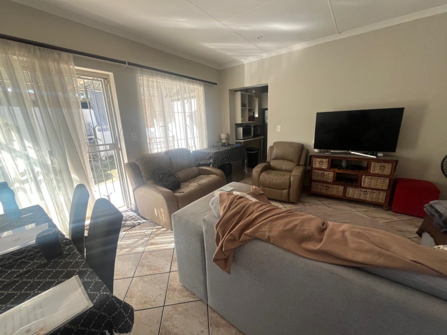 To Let 1 Bedroom Property for Rent in Croydon Gauteng