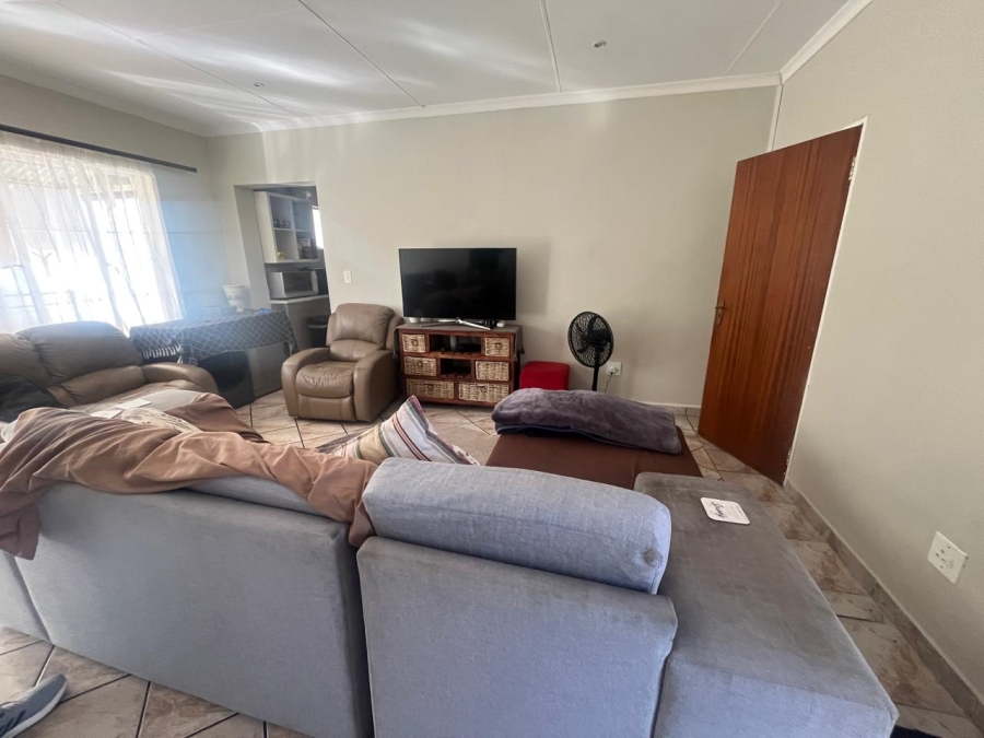 To Let 1 Bedroom Property for Rent in Croydon Gauteng