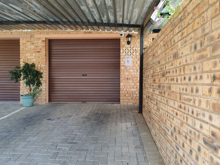 3 Bedroom Property for Sale in Goedeburg Gauteng