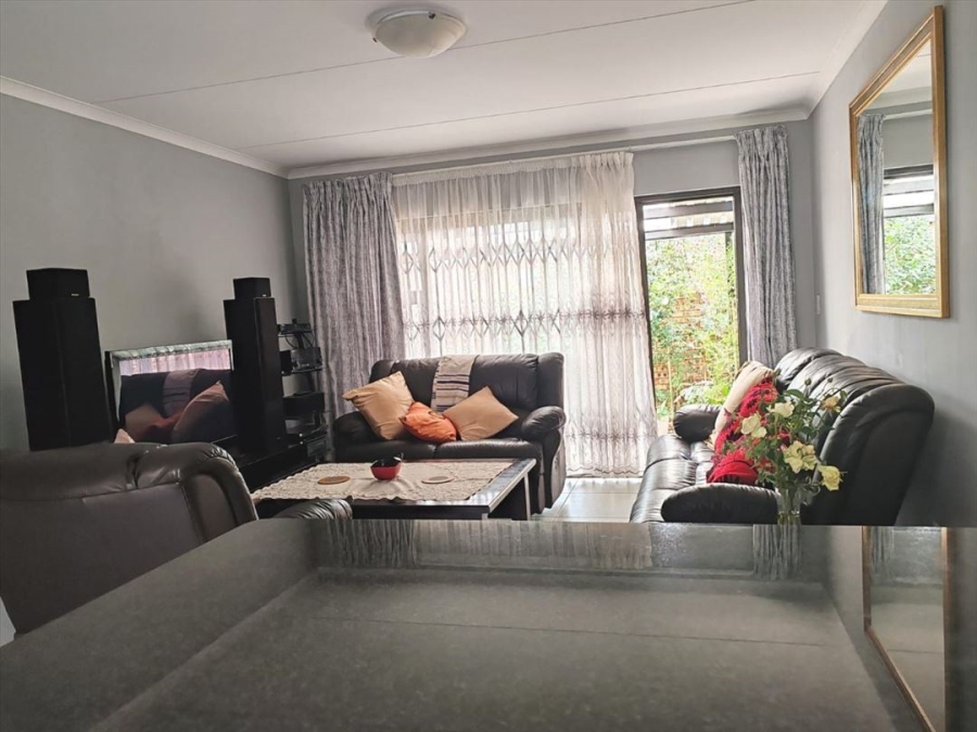 3 Bedroom Property for Sale in Goedeburg Gauteng