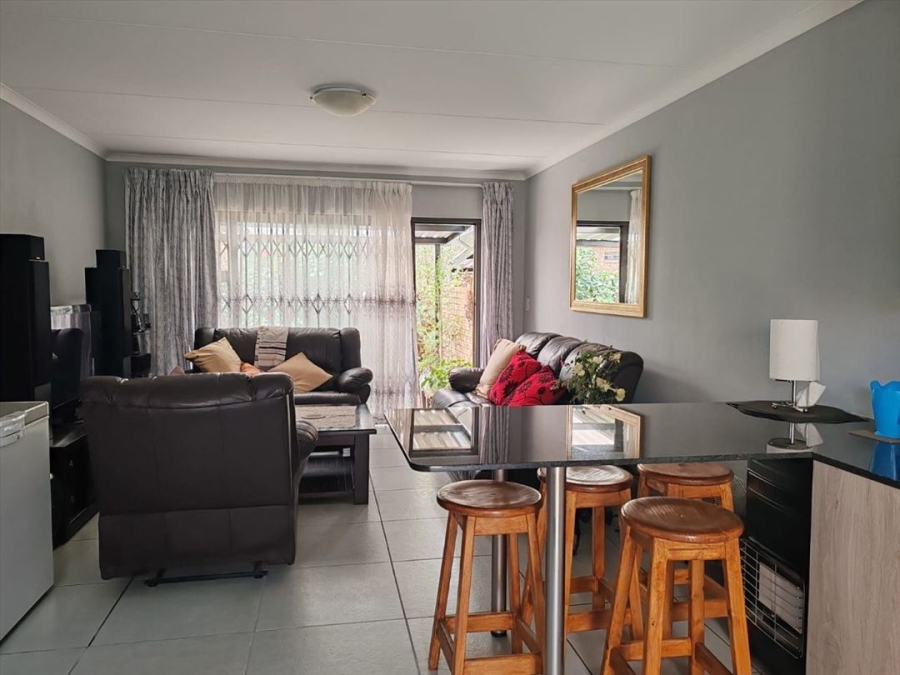 3 Bedroom Property for Sale in Goedeburg Gauteng