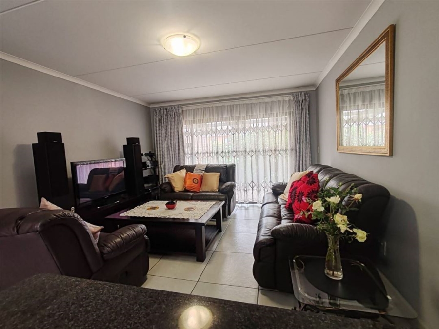 3 Bedroom Property for Sale in Goedeburg Gauteng