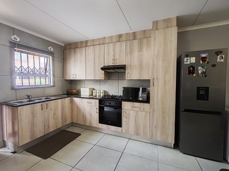 3 Bedroom Property for Sale in Goedeburg Gauteng