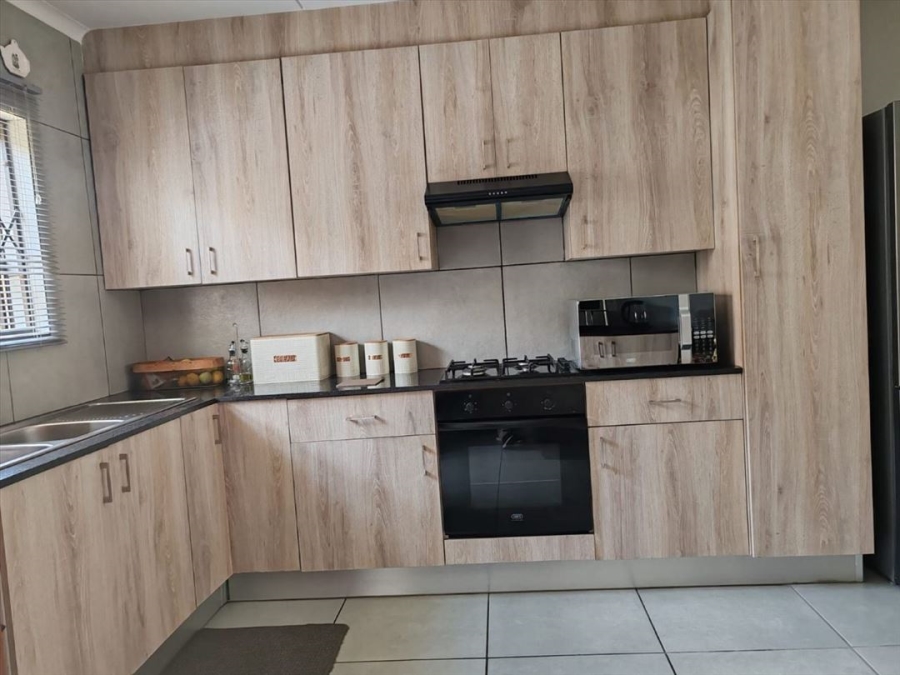3 Bedroom Property for Sale in Goedeburg Gauteng