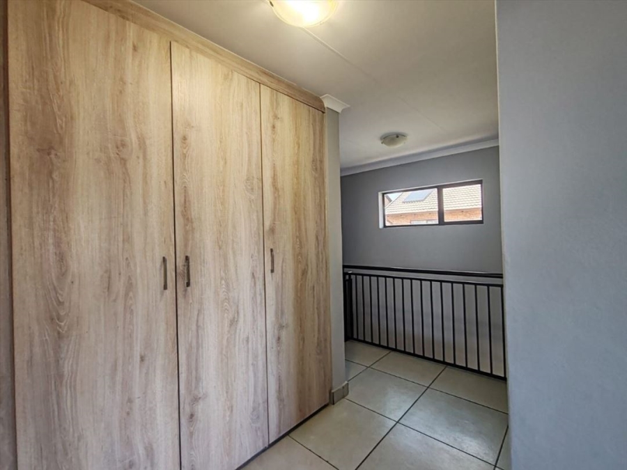 3 Bedroom Property for Sale in Goedeburg Gauteng