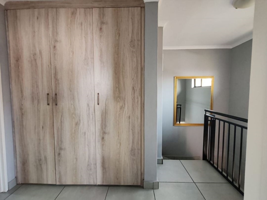 3 Bedroom Property for Sale in Goedeburg Gauteng