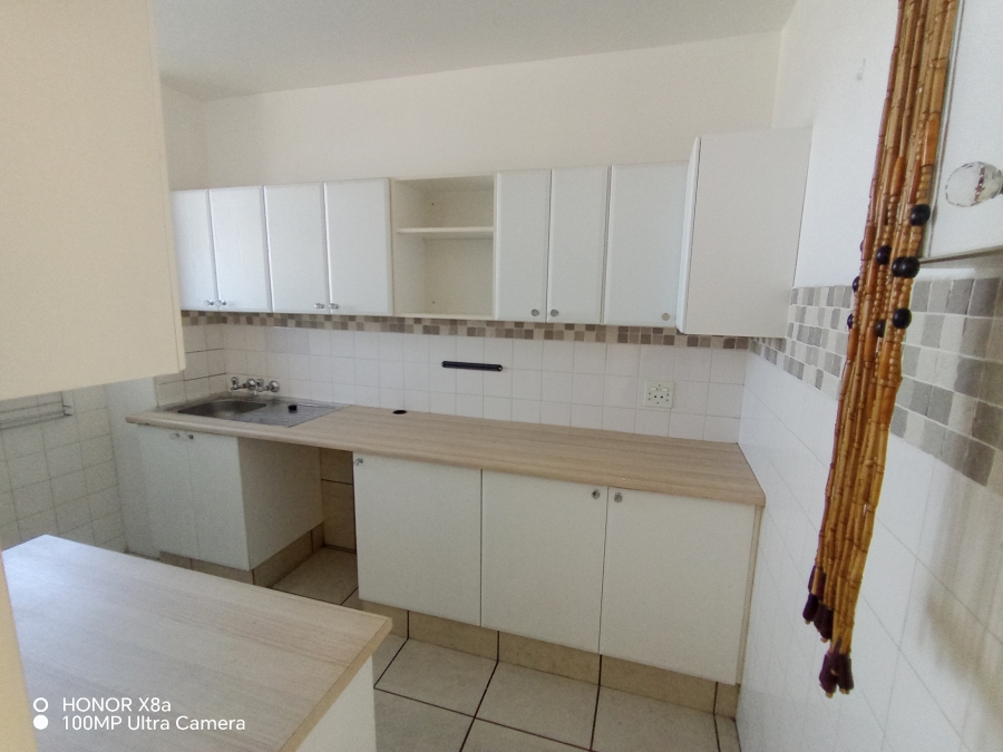 To Let 2 Bedroom Property for Rent in Denlee Gauteng