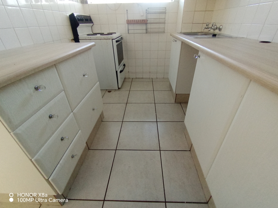 To Let 2 Bedroom Property for Rent in Denlee Gauteng