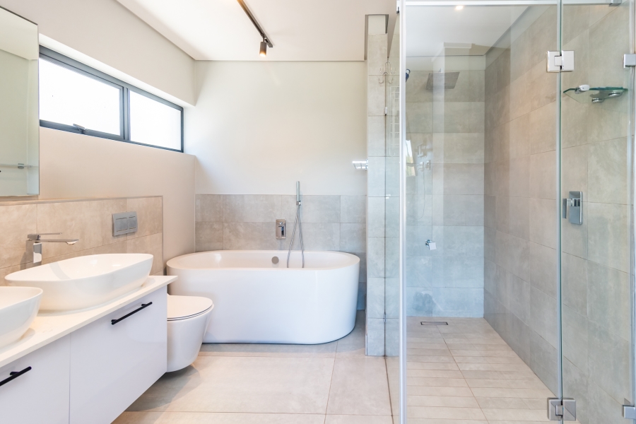 To Let 2 Bedroom Property for Rent in Hurlingham Gauteng