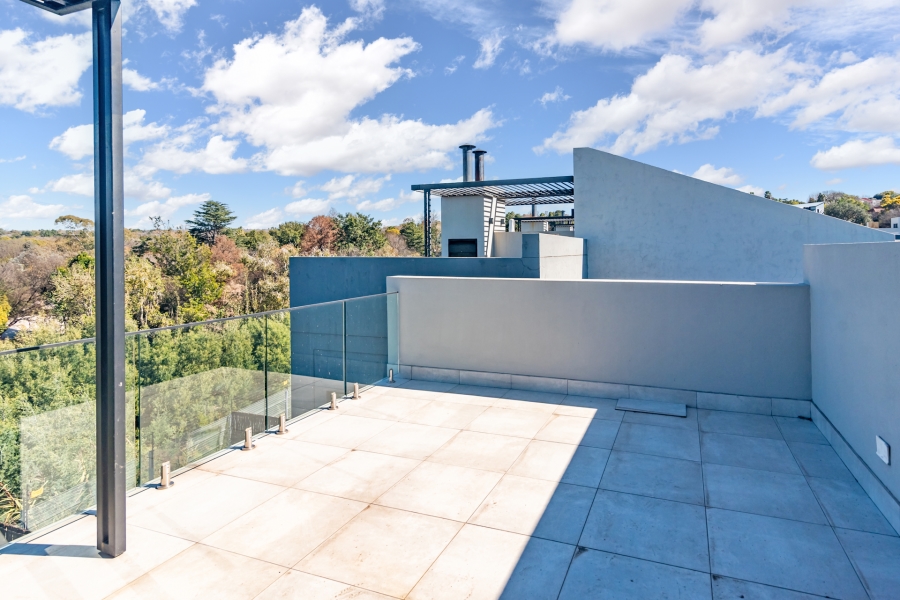 To Let 2 Bedroom Property for Rent in Hurlingham Gauteng
