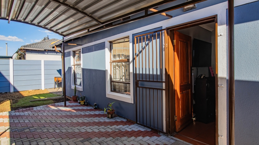 3 Bedroom Property for Sale in Albertsdal Gauteng