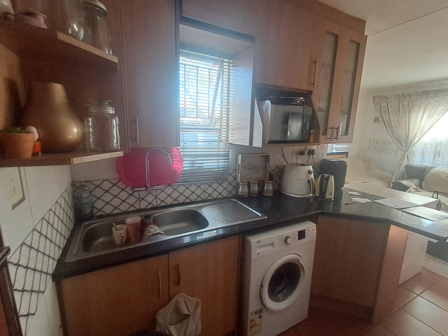 3 Bedroom Property for Sale in Albertsdal Gauteng