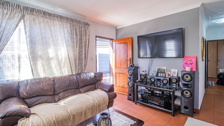 3 Bedroom Property for Sale in Albertsdal Gauteng