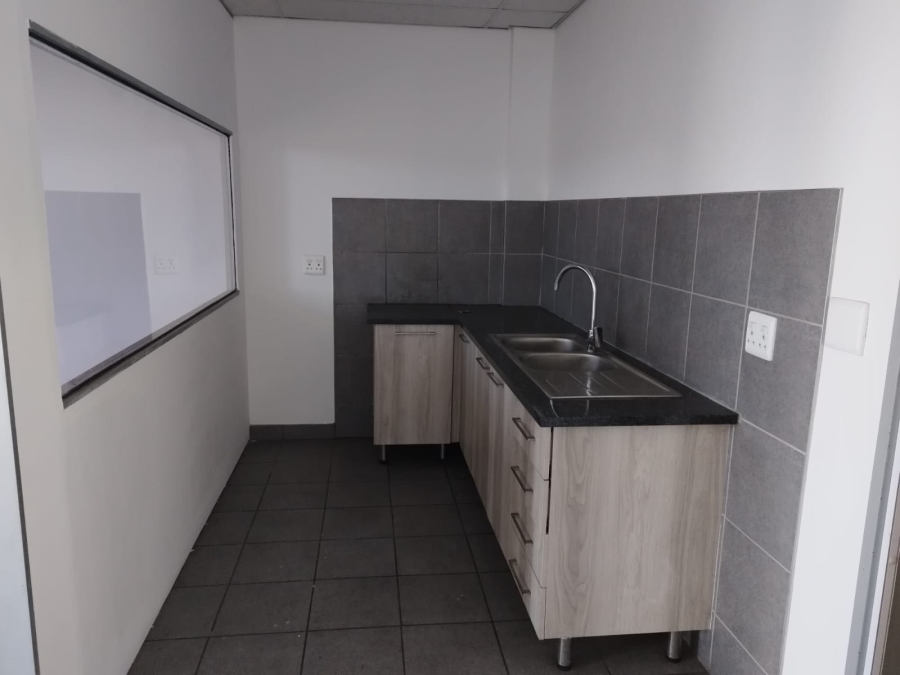 To Let Commercial Property for Rent in Longlake Gauteng