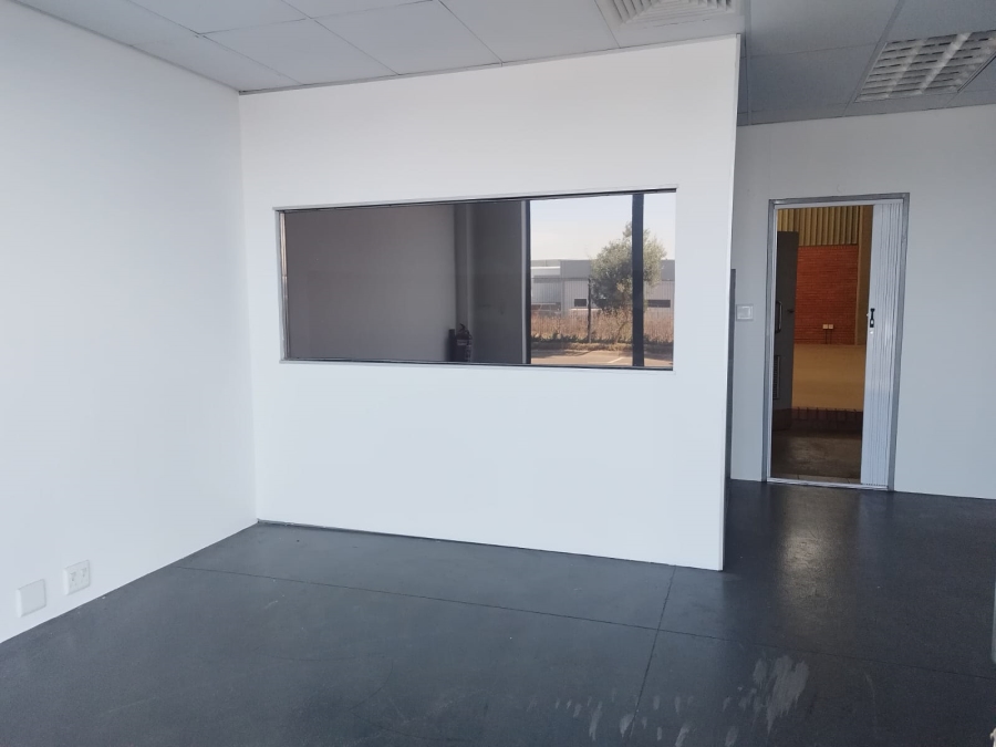 To Let Commercial Property for Rent in Longlake Gauteng