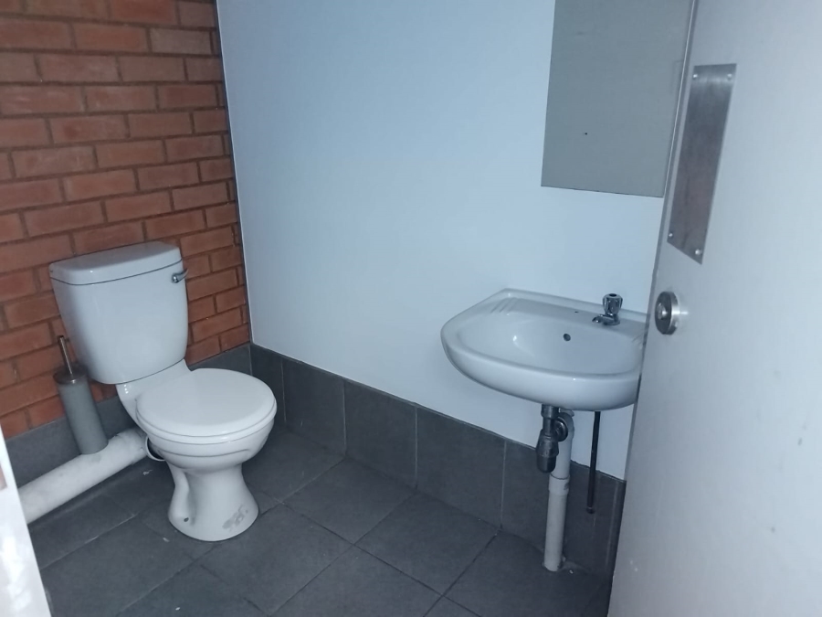 To Let Commercial Property for Rent in Longlake Gauteng