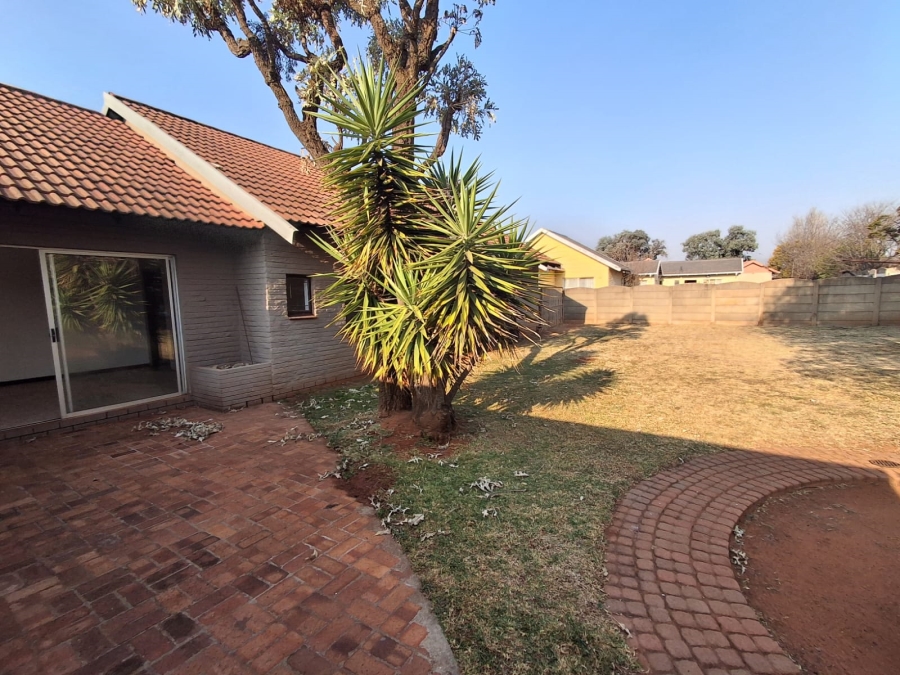4 Bedroom Property for Sale in Carletonville Central Gauteng
